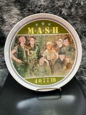 Vintage M*A*S*H 4077th Collectible Plate - Olive Green